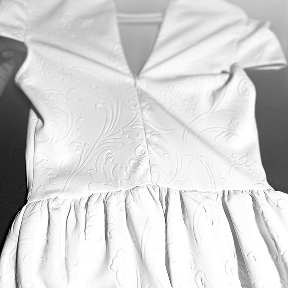 Top Shop embossed white skater dress. - Picture 2 of 4